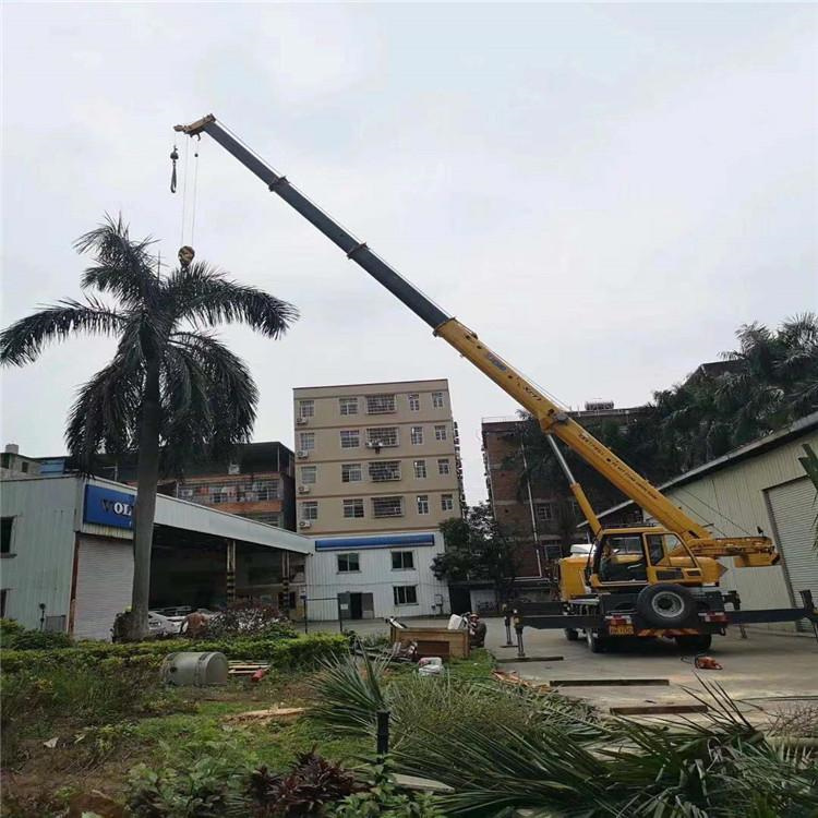 金湾12吨吊车出租一天的收费标准是什么