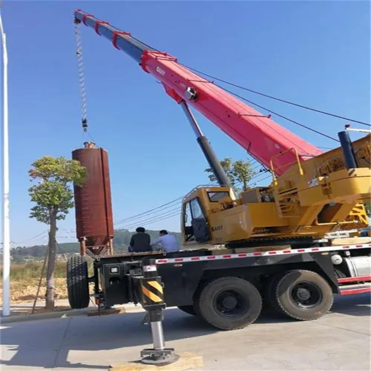 金湾专业吊车租赁多少钱