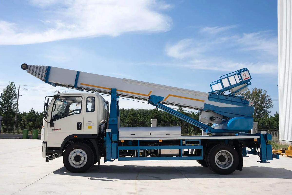 金湾云梯上料车租赁费用