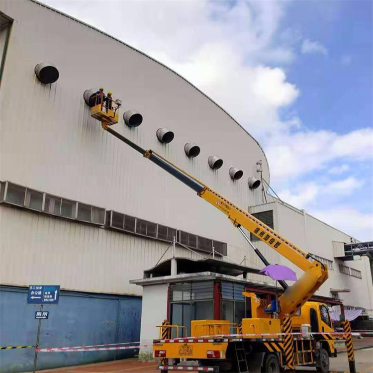 金湾高空作业车出租服务：专业广告牌安装解决方案