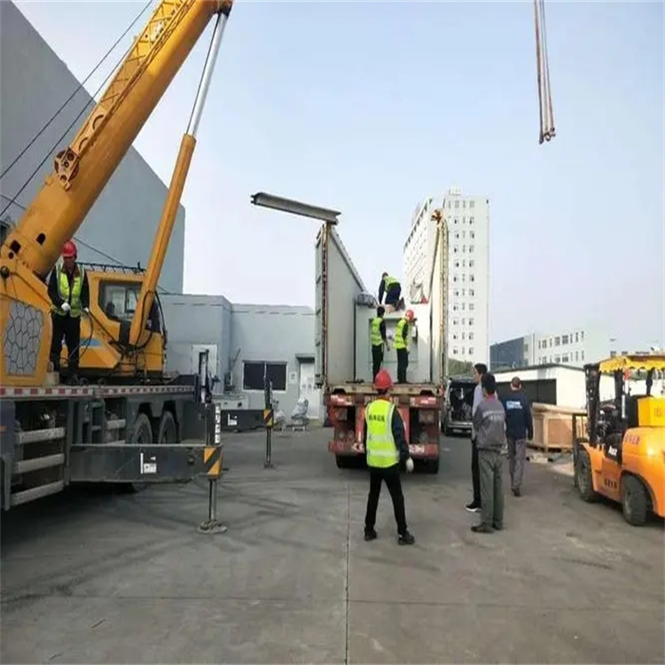 金湾如何找到附近的吊车救援服务